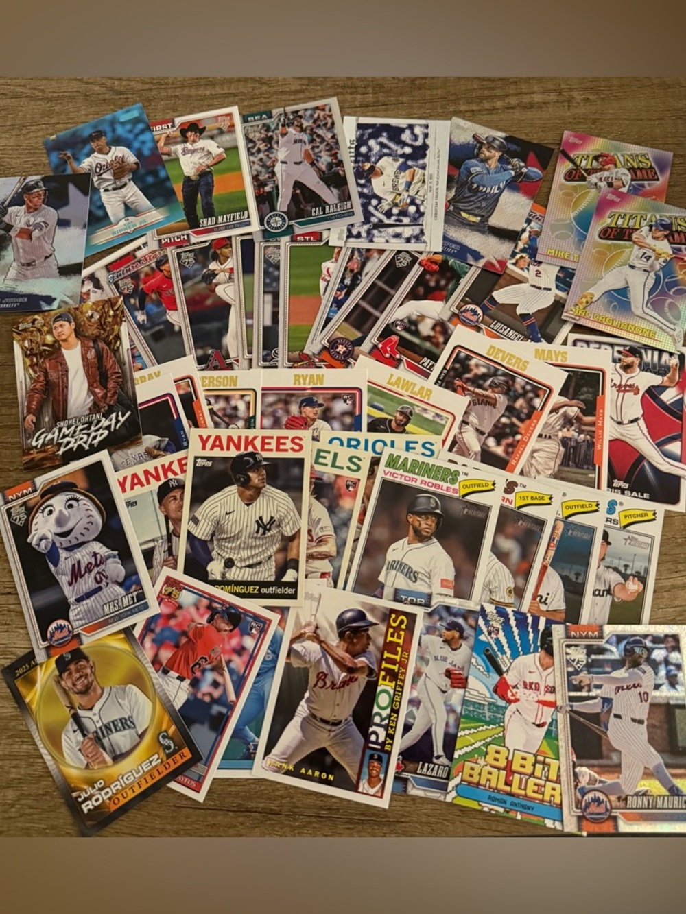 Topps MLB 100 Card Mystery Lot